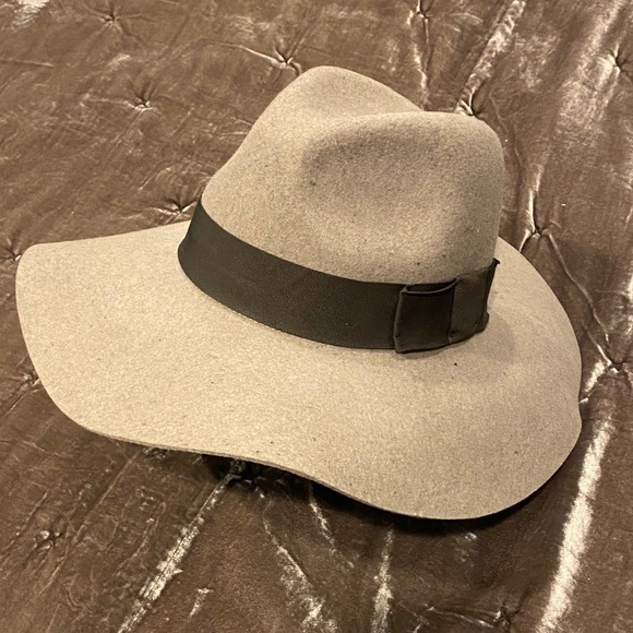 Gorgeous Brixton hat - Picture 3 of 5